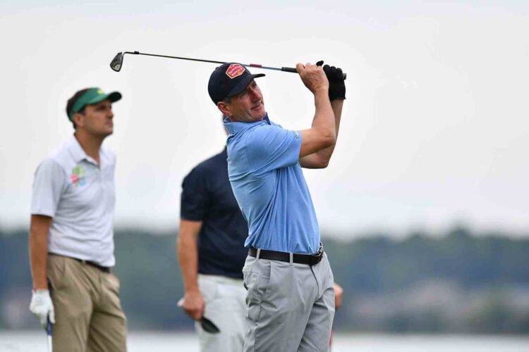 Former Indian Charles Nagy speaks at YSU golf outing